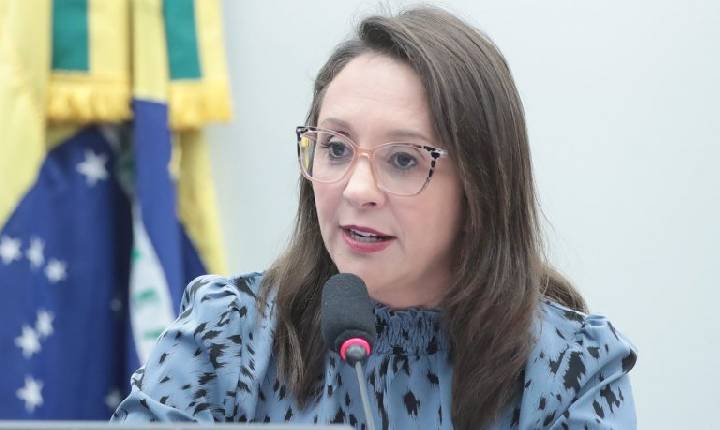 Comissão aprova obrigação de fabricantes em divulgar pontos de coleta para pilhas e eletrônicos