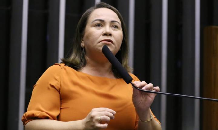 Comissão aprova obrigação de hospitais providenciarem acompanhante para pessoa com deficiência