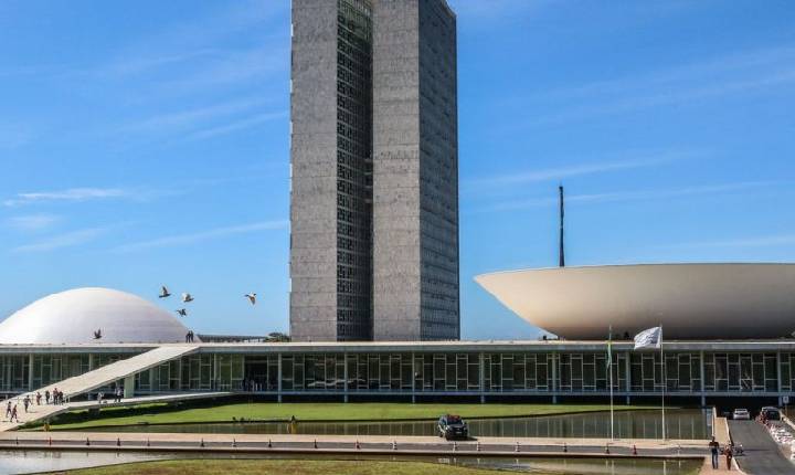 Congresso vota autorização permanente para reduzir imposto de renda nesta quinta-feira