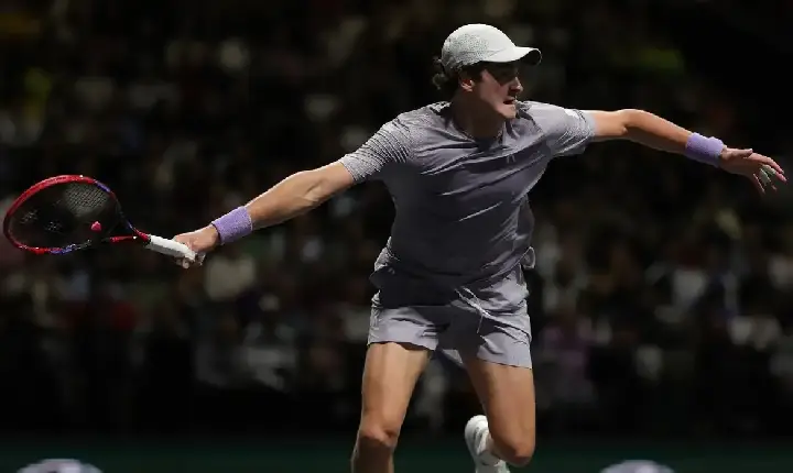 João Fonseca vira sobre Shapovalov e avança no Masters 1000 de Paris