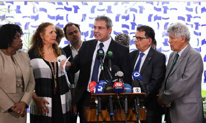 Operação policial no Rio tem críticas e defesas de deputados federais