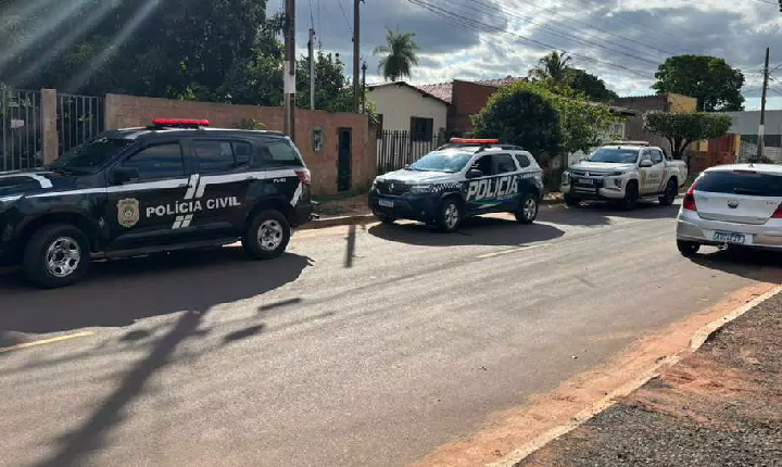 Pais encontram bebê de quatro meses morta no berço; rigidez cadavérica gera estranhamento da polícia