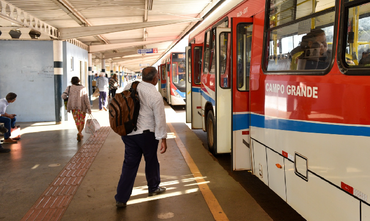 Paralisação dos ônibus não ocorre, mas problemas continuam