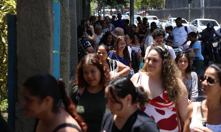 Professores fazem a primeira edição da Prova Nacional Docente