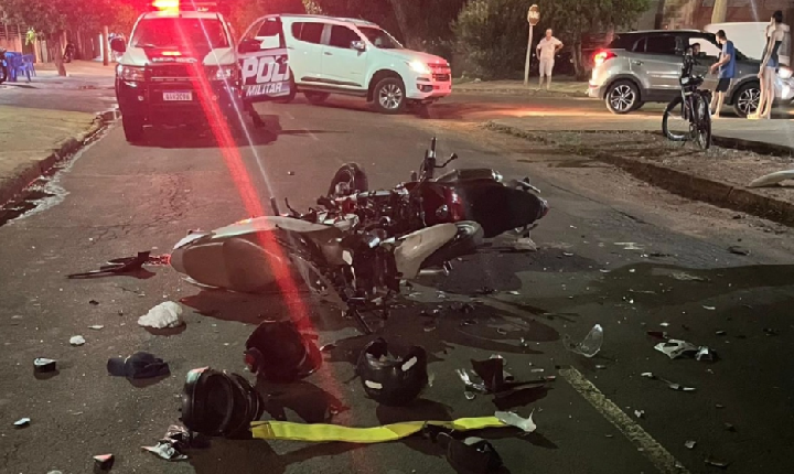 Três homens ficam feridos após colisão de motos em Maracaju