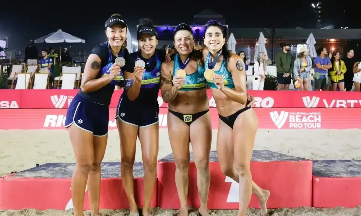 Carol Solberg e Rebecca conquistam etapa do Rio no Circuito Mundial de Vôlei de Praia