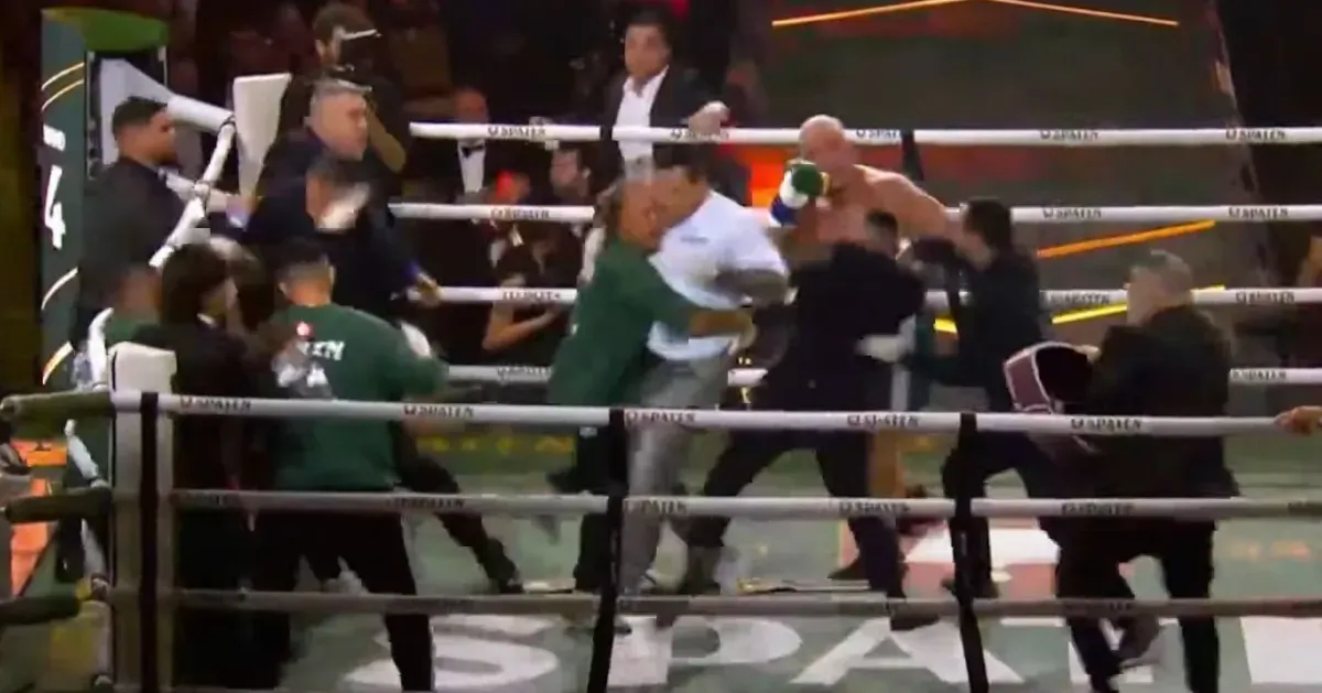 Escândalo no Boxe: Briga generalizada após desclassificação de Wanderlei Silva deixa lutador caído e ensanguentado; VEJA O VÍDEO