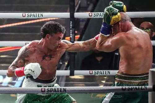 Luta entre Popó e Wanderlei Silva termina em desclassificação seguida de confusão