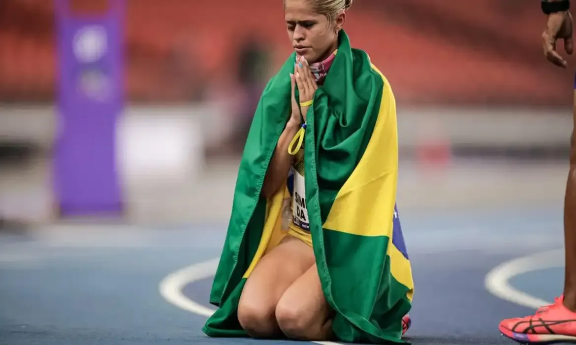 Thalita Simplício conquista tetracampeonato mundial nos 400m T11
