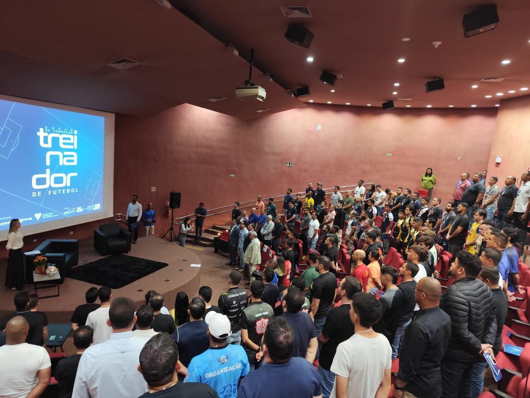 Academia FFMS promove curso de preparação física no futebol