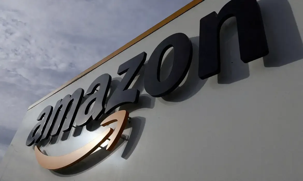 Amazon anuncia corte de cerca de 14 mil cargos em meio a investimentos em inteligência artificial