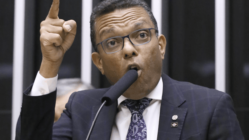 Deputado pastor afirma que quatro jovens de sua igreja, sem envolvimento no tráfico, morreram em megaoperação no Rio