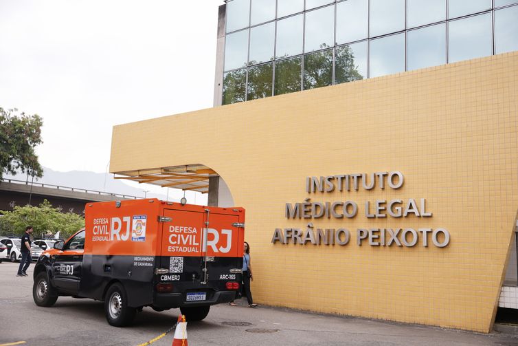 Famílias de mortos em operação no Rio reclamam de falta de informação