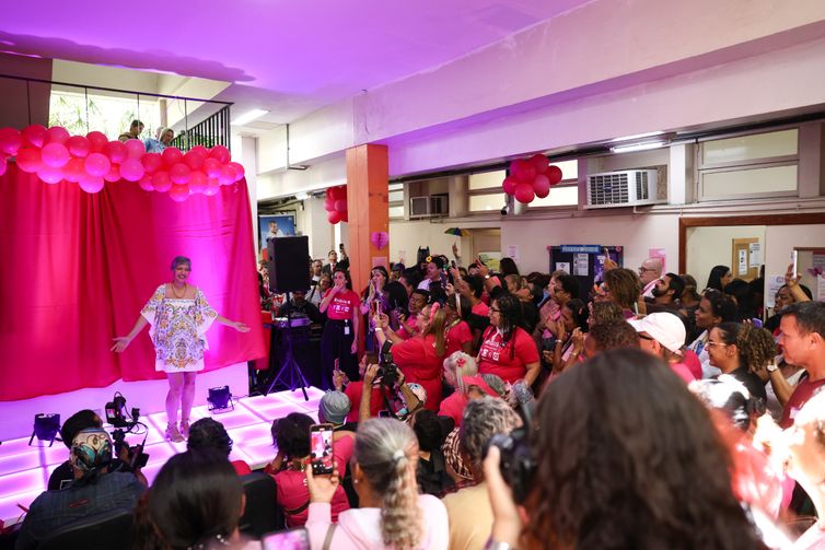 Inca promove autoestima de pacientes em celebração do Outubro Rosa
