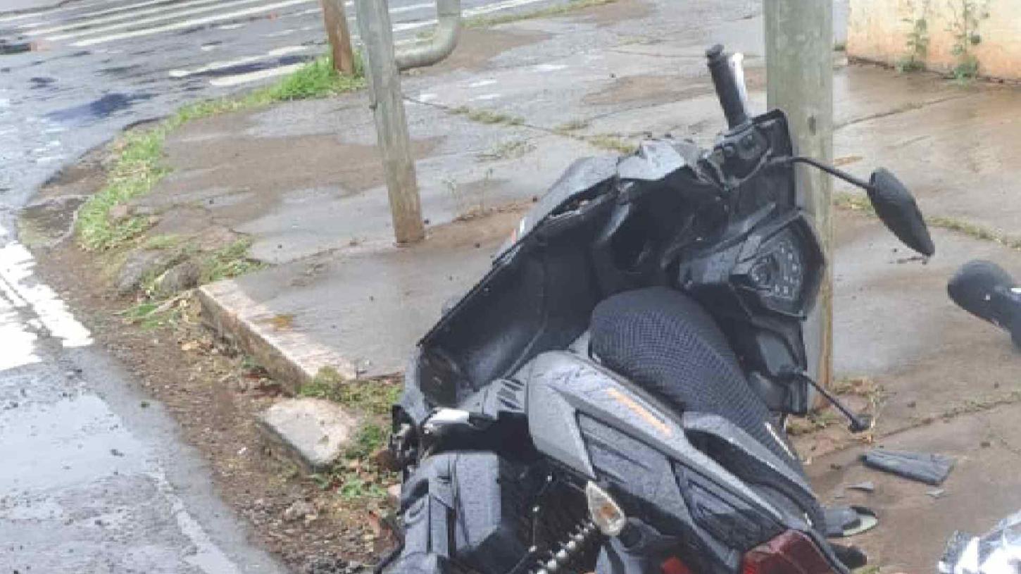 Motociclista morre após perder controle e colidir com poste no Aero Rancho