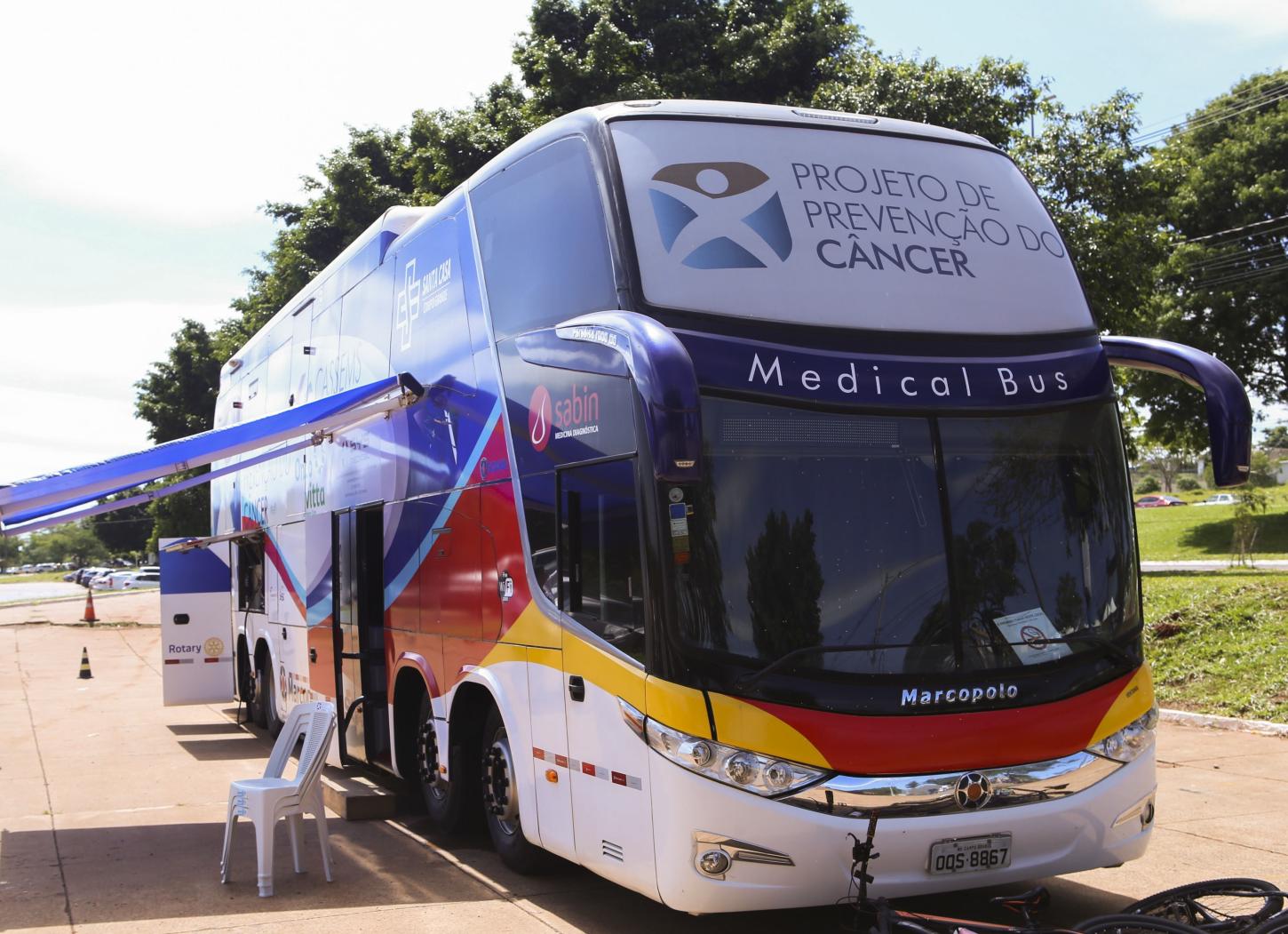 Outubro Rosa: Cassems mobiliza Ônibus da Saúde e Dia M para cuidado da mulher em MS