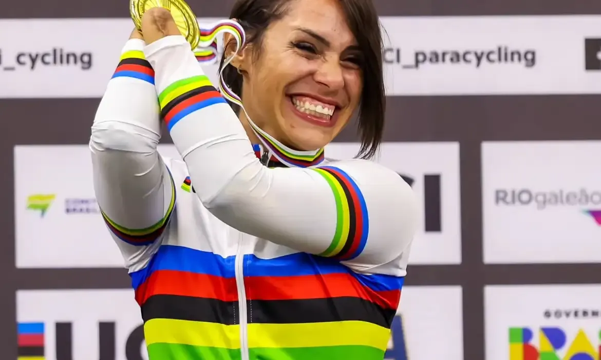 Sabrina Custódia conquista ouro e torna-se a primeira recordista mundial do país no paraciclismo