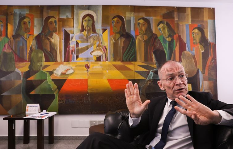 Campo progressista não pode romantizar segurança, diz Contarato