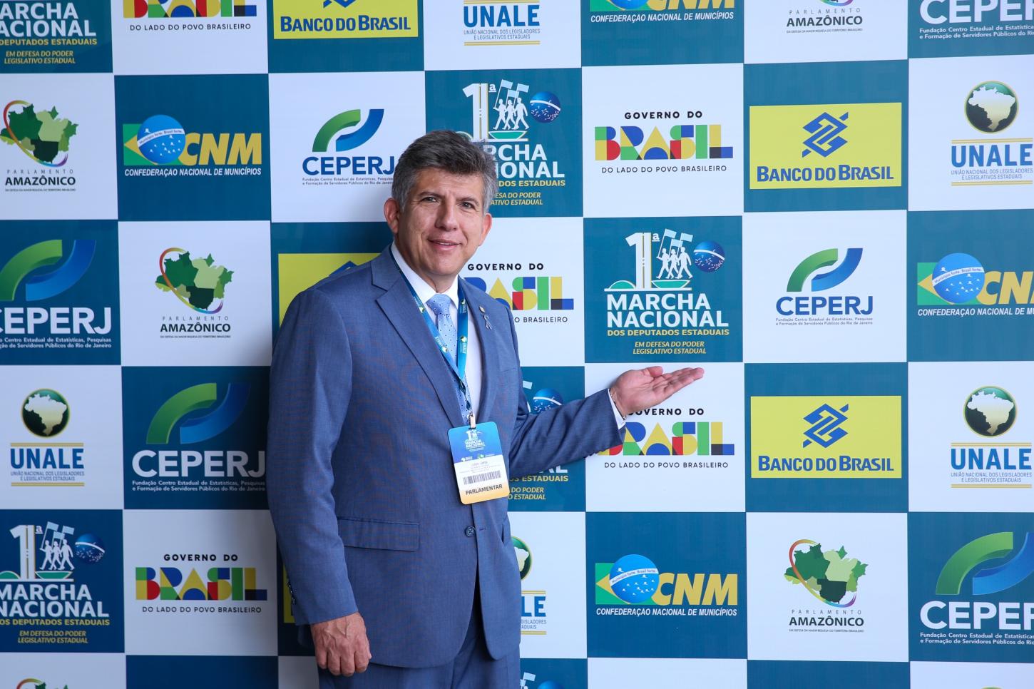 Lidio Lopes representa ALEMS na 1ª Marcha Nacional dos Deputados Estaduais em defesa dos Parlamentos