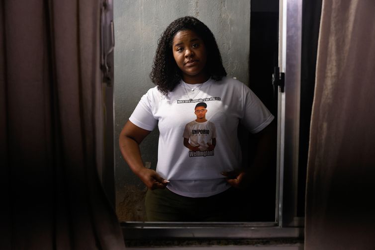 Mãe denuncia execução em operação e cobra políticas para a juventude