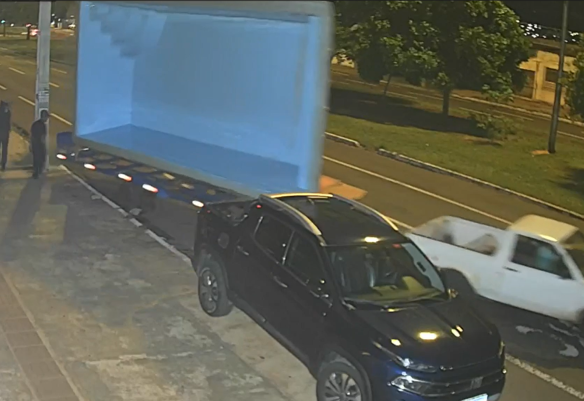 Piscina com 7 metros de comprimento é furtada na Afonso Pena