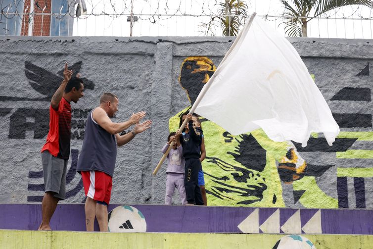 Secretários de segurança do RJ e do governo federal se reúnem