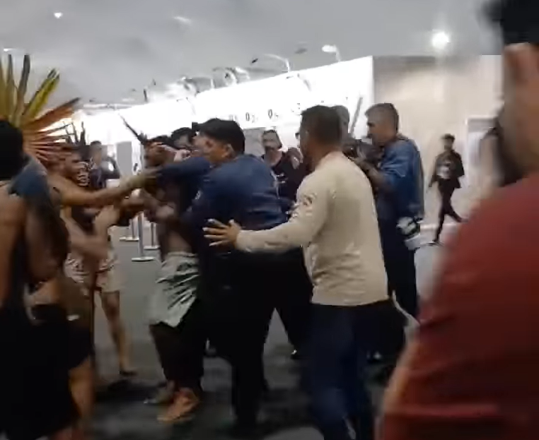 Vídeo mostra exato momento em que manifestantes invadem área restrita da COP30