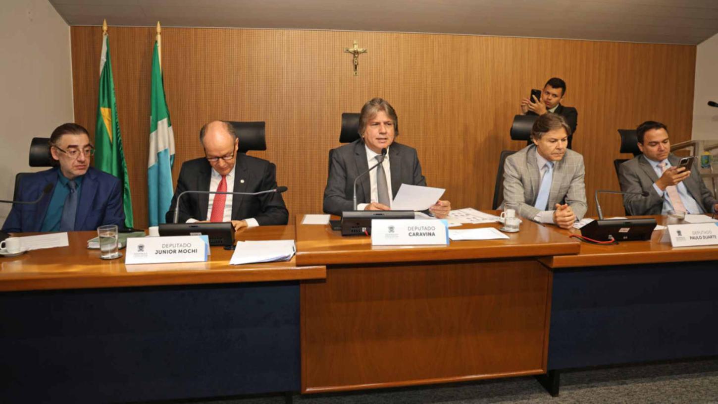 CCJR da Alems encerra 2025 com balanço de 459 projetos apreciados e debate sobre constitucionalidade