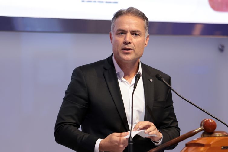 Ministro dos Transportes prevê 14 leilões rodoviários no país em 2026