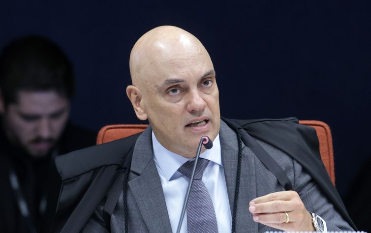 Moraes vota por perda imediata do mandato de Zambelli