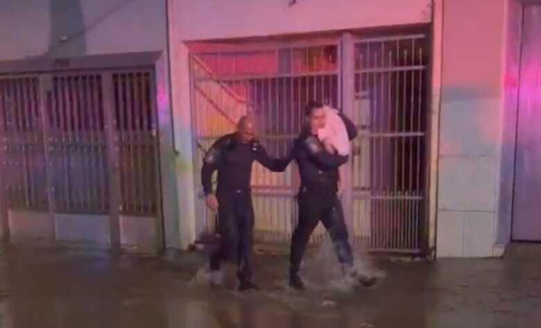 Mulher é presa após colocar bebê de 5 meses na chuva como castigo em Três Lagoas