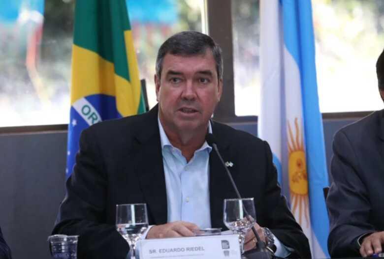 Pesquisa mostra Riedel na liderança para a reeleição em 2026 em Mato Grosso do Sul