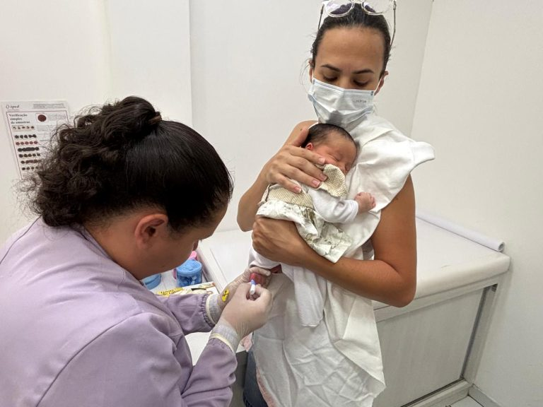 Governo de MS celebra primeiros dias de implantação do Teste do Pezinho ampliado