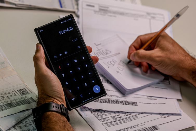 Lula sanciona com vetos lei que prevê regras mais rígidas para devedor