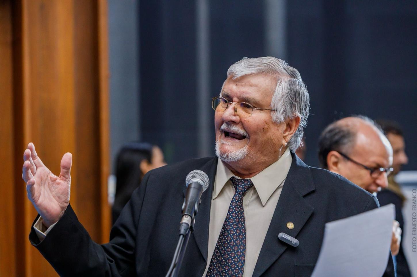 Zeca propõe estudo para incluir sensor de glicose entre itens ofertados pelo SUS