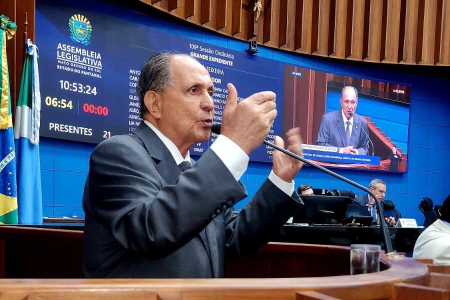 Deputado Zé Teixeira intercede por investimentos para entidades sociais