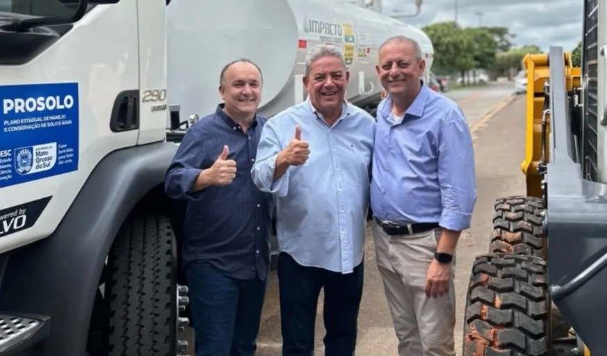 Santullo entrega maquinário em Taquarussu e reafirma parceria da Senadora Tereza Cristina com o município