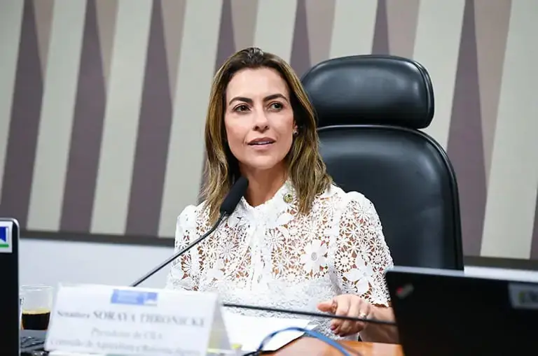 Soraya Thronicke celebra chegada de ônibus da Universidade da Maturidade e anuncia ampliação do projeto em MS