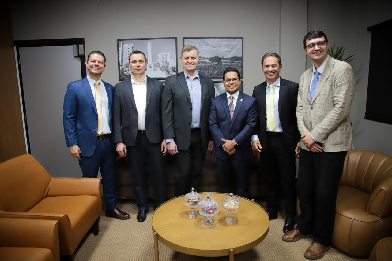 Câmara CG recebe comitiva da Ucrânia e discute cooperação em sustentabilidade durante a COP15