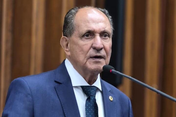 Dourados: Zé Teixeira cobra revitalização de área e instalação de semáforo