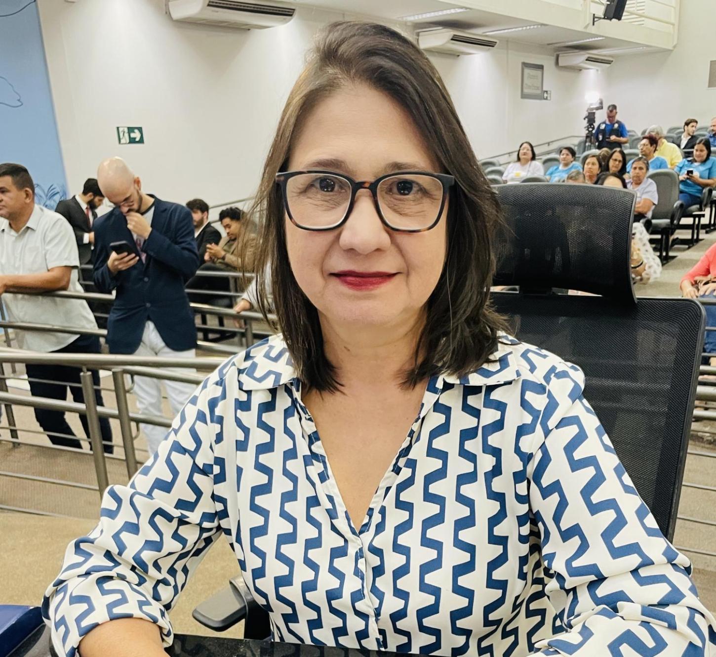 Luiza Ribeiro vota contra projeto de lei de isenção do ISS para o Consórcio Guaicurus