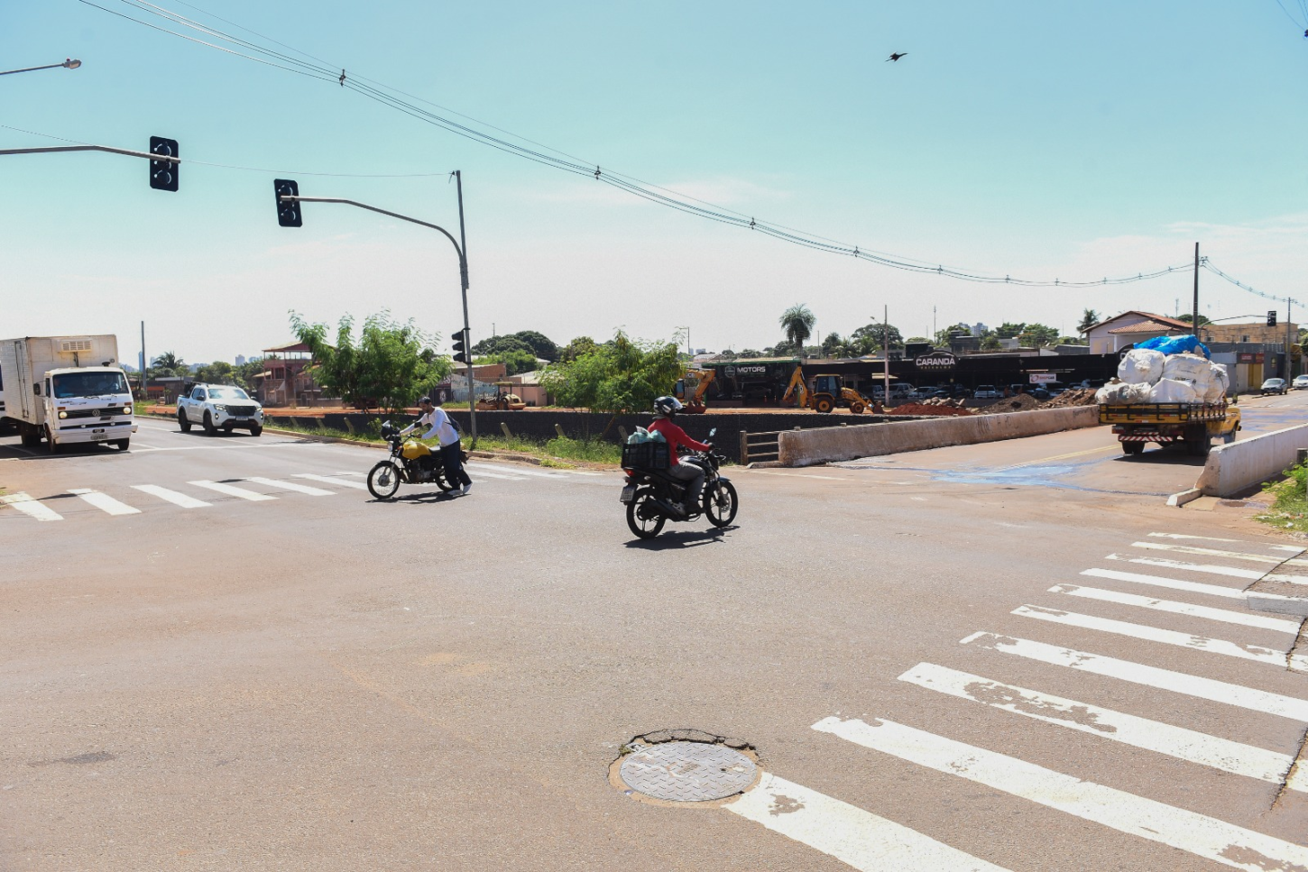 Ponte no cruzamento da Ernesto Geisel com a Bom Sucesso é liberada, após um mês de interdição