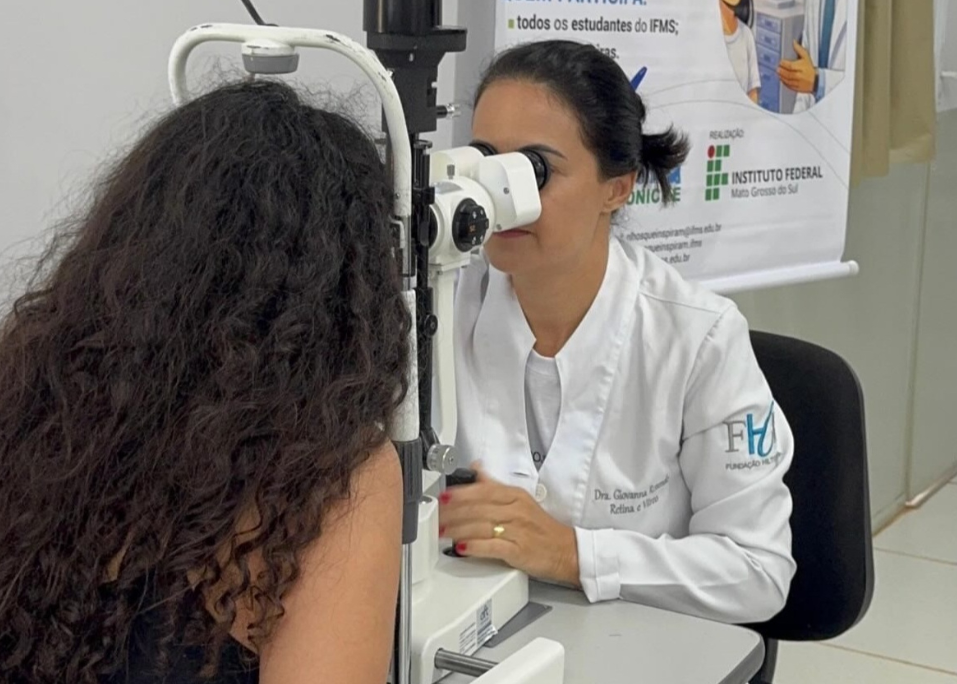 Quando enxergar muda o futuro: projeto leva exames e óculos gratuitos a milhares de estudantes em MS
