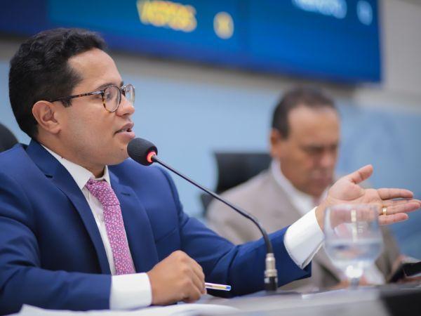 Vetos a três emendas de Papy são derrubados e R$ 8,3 mi em obras são garantidos para 2026