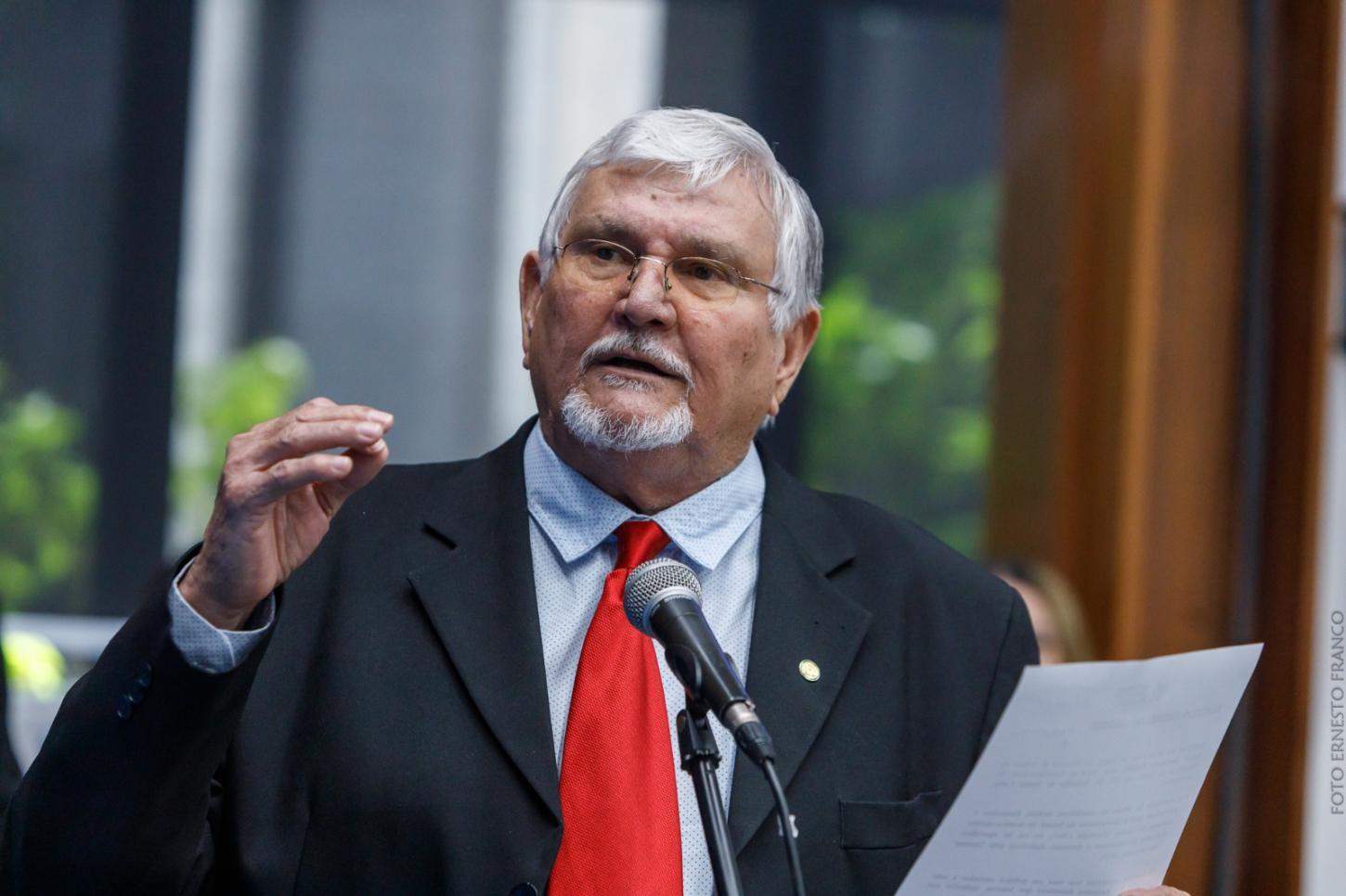 Zeca do PT sobe o tom contra Riedel e aponta 