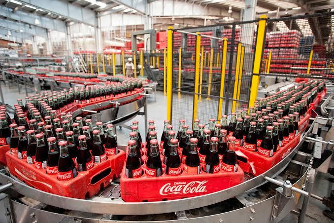 Coca-Cola anuncia reformulação global de embalagens para enfrentar inflação