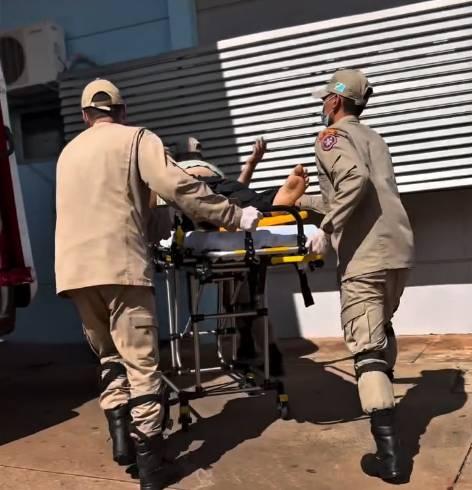 Condutor de scooter elétrica em Nova Andradina colide com carreta estacionada, é hospitalizado mas não resiste