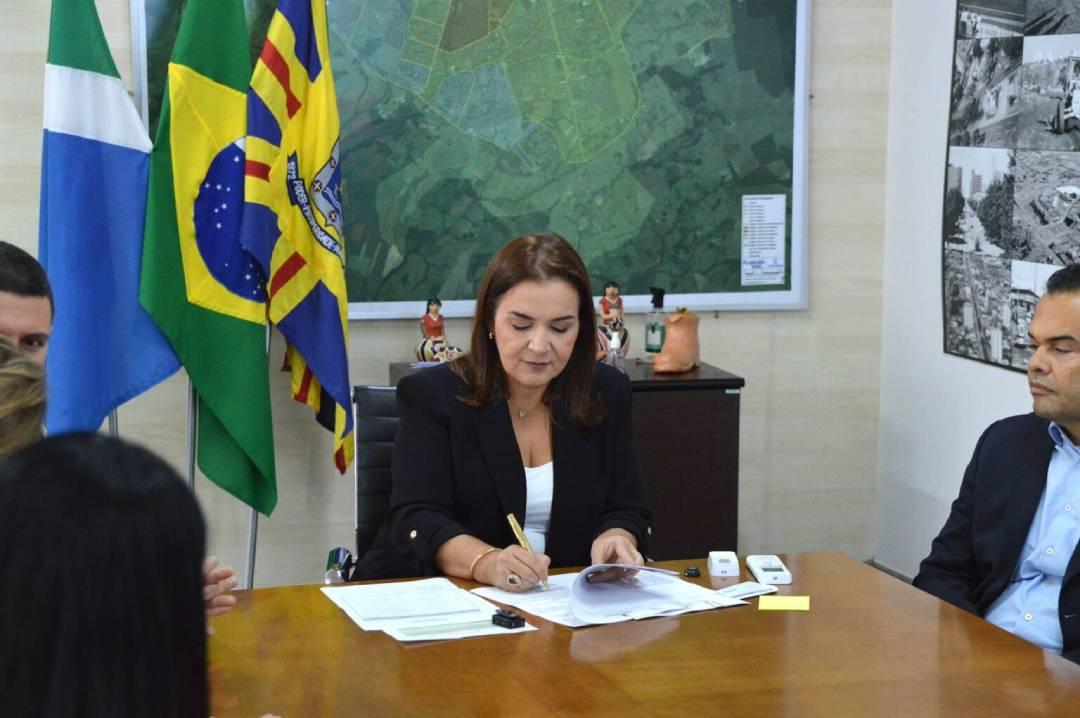 Prefeitura e Maternidade Cândido Mariano firmam convênio para atendimento de mães atípicas