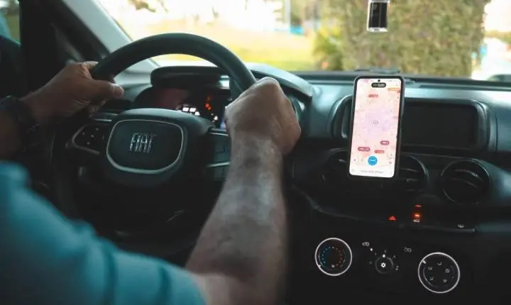 Adriane sanciona lei que cria pontos de apoio a motoristas de aplicativo em Campo Grande