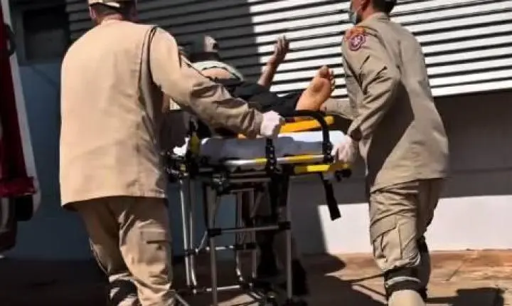 Condutor de scooter elétrica em Nova Andradina colide com carreta estacionada, é hospitalizado mas não resiste